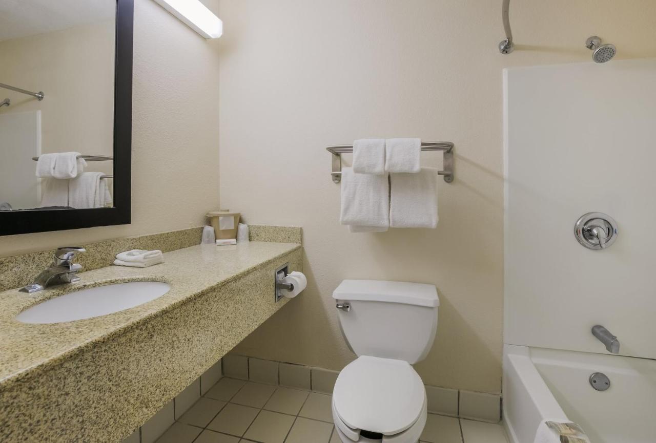 Red Roof Inn & Suites Knoxville East Extérieur photo